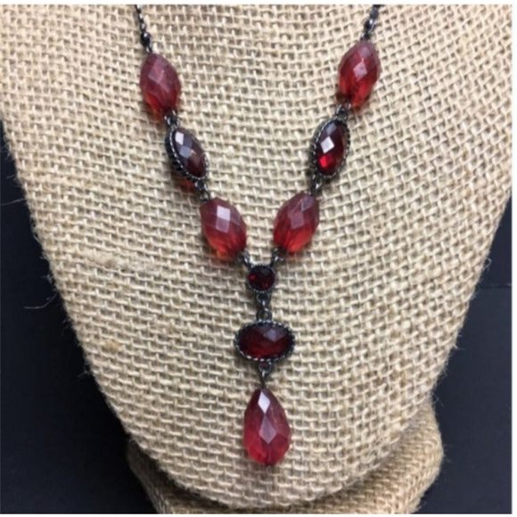 Anne Klein Y Drop Necklace Raspberry Red Black Faceted Gunmetal Silver Retro - Picture 3 of 9